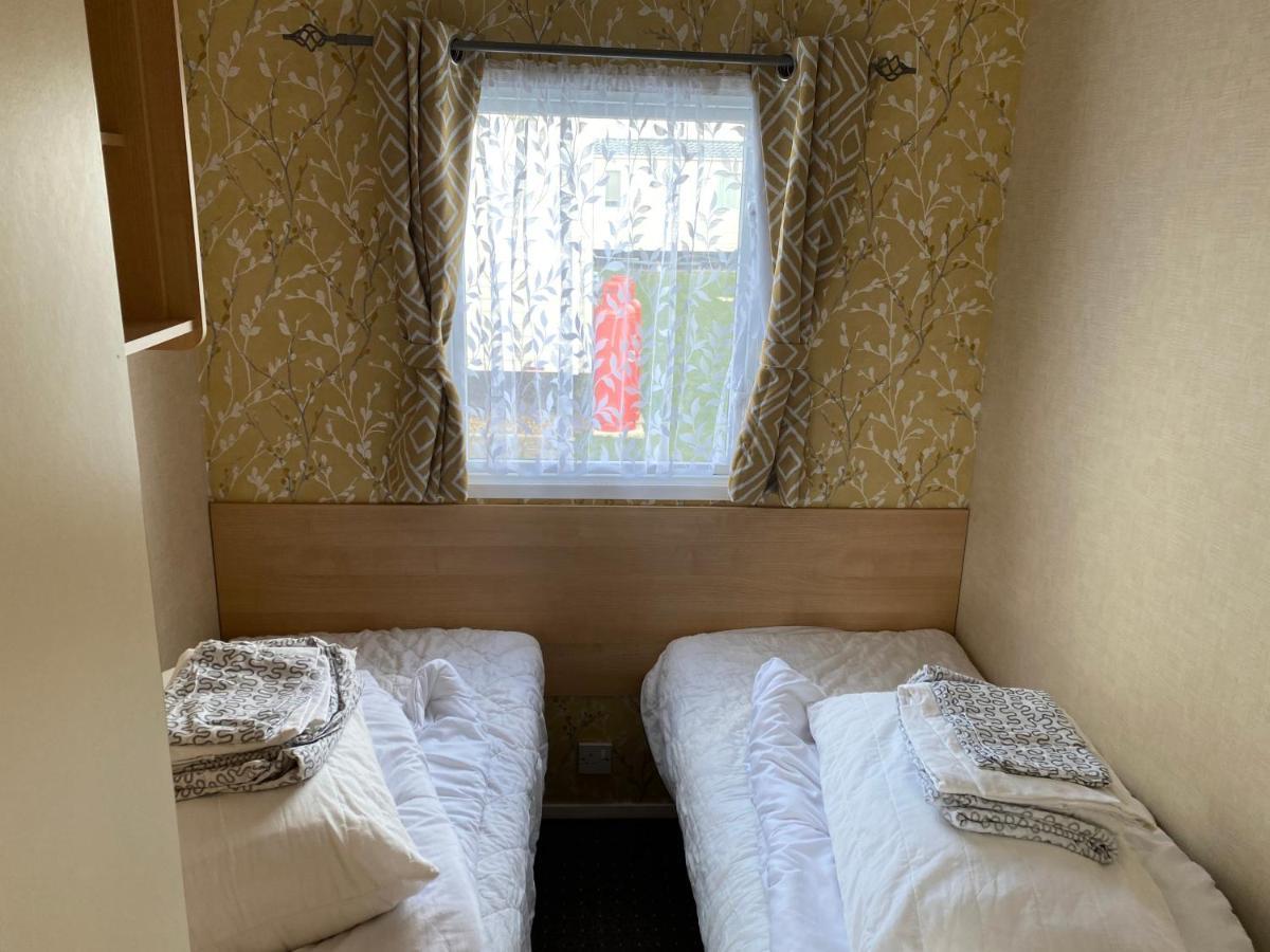 3 Bedroom 8 Berth Standard Basic Caravans With Hot Tub,Mountain Bikes Tattershall Exterior foto